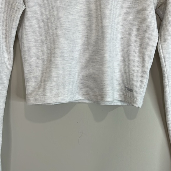 TNA Aritzia Light Gray Fitted Crop T-Shirt Waffle Knit Crewneck Leisure Size S - Picture 4 of 11